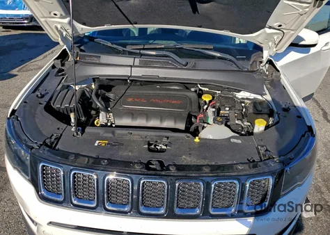 2018 Jeep Compass Latitude из США, поврежденный, VIN 3C4NJDBBXJT246602